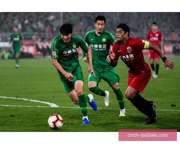 两回合鏖战憾失亚冠冠军胜利亚冠2距离登顶只差最后一步球迷期待来年再冲巅峰